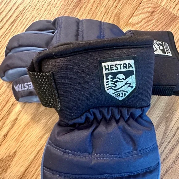 Hestra BOYS Navy and Gray Winter Gloves - Picture 2 of 3